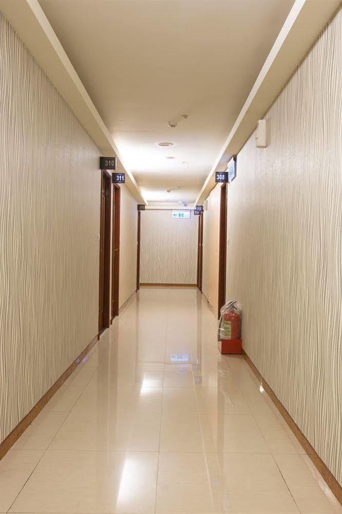 Happy Hotel Taipei Eksteriør billede